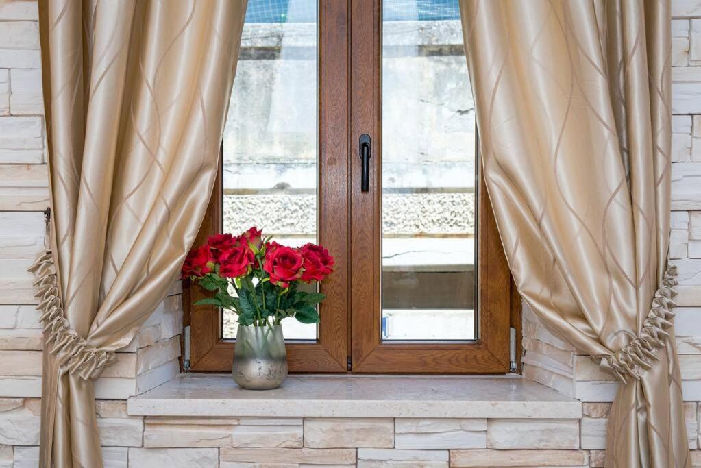 Diva 1,Stylish Old Town Studio Apartment Near Beach Сплит Екстериор снимка