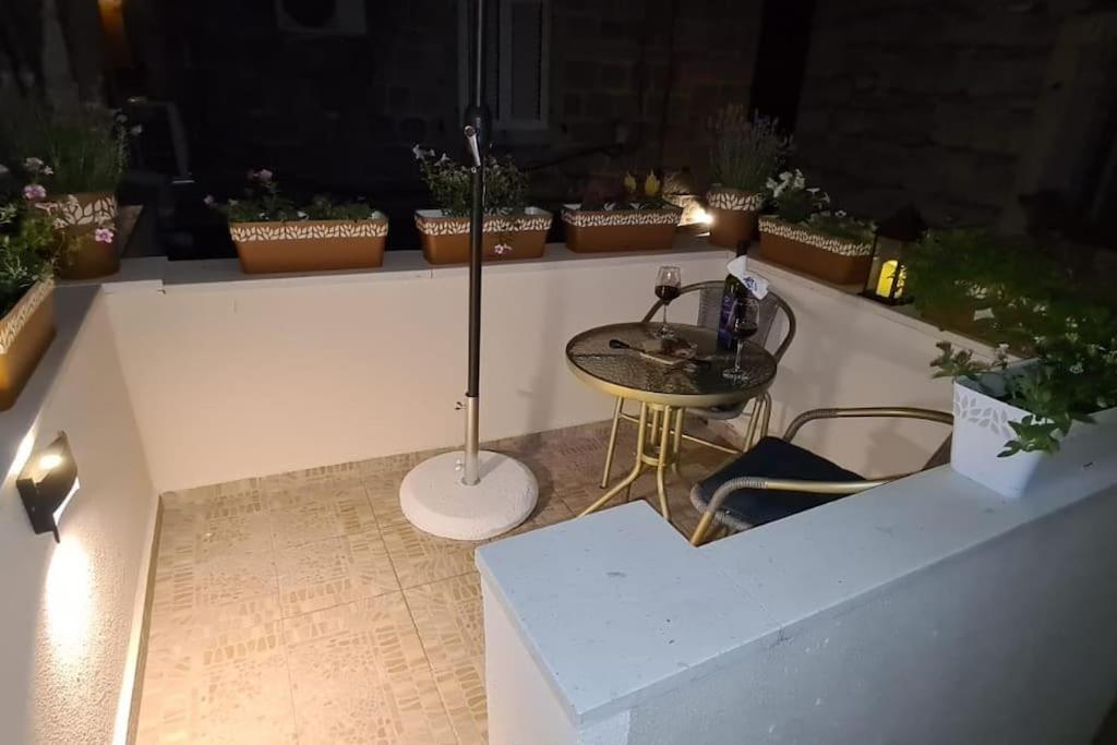 Diva 1,Stylish Old Town Studio Apartment Near Beach Сплит Екстериор снимка