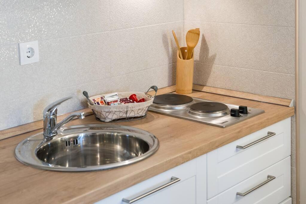 Diva 1,Stylish Old Town Studio Apartment Near Beach Сплит Екстериор снимка