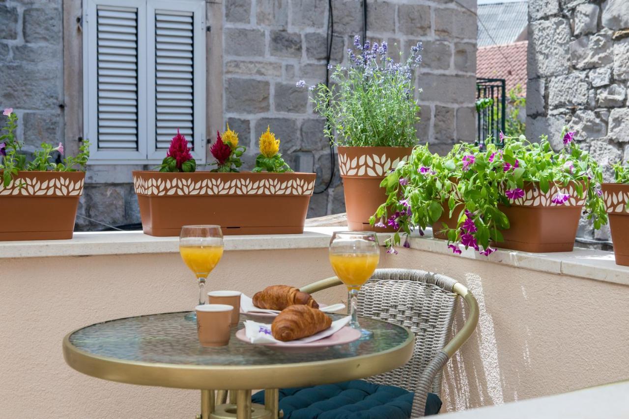 Diva 1,Stylish Old Town Studio Apartment Near Beach Сплит Екстериор снимка