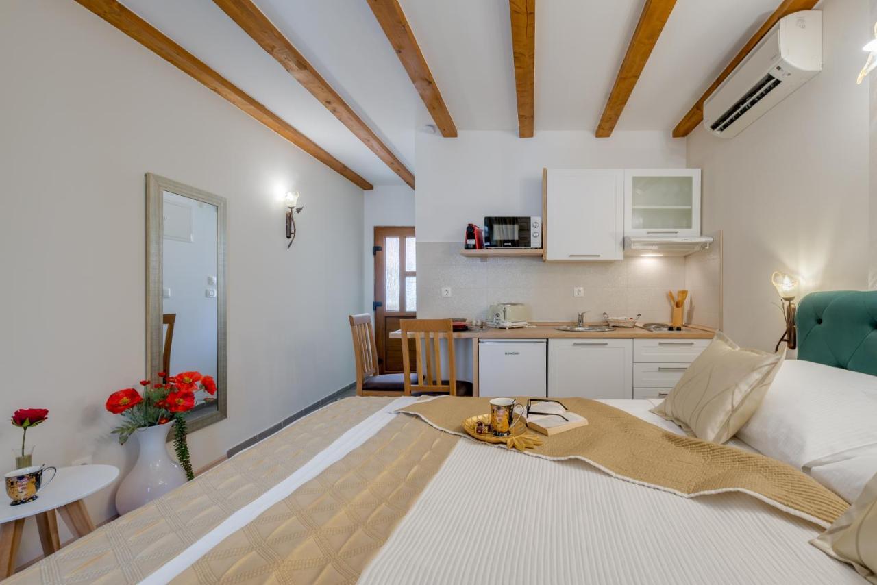 Diva 1,Stylish Old Town Studio Apartment Near Beach Сплит Екстериор снимка